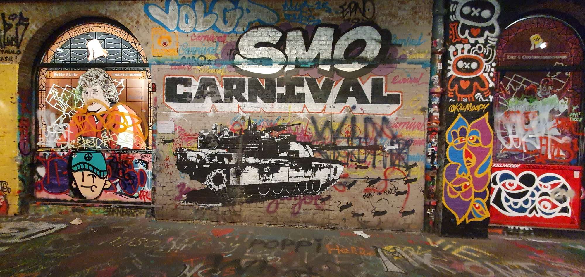 
								Street-art graffiti fresque 
								Blek le Rat 
									22 Leake Street
									SE1 7NN
									London
									United Kingdom 
									AnunaQi
								Street-Art-Safari.com
								