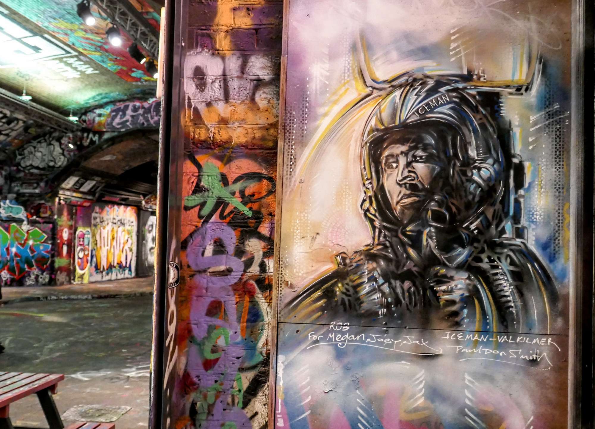 
								Street-art graffiti fresque 
								 
									22 Leake Street
									SE1 7NN
									London
									United Kingdom 
									AnunaQi
								Street-Art-Safari.com
								