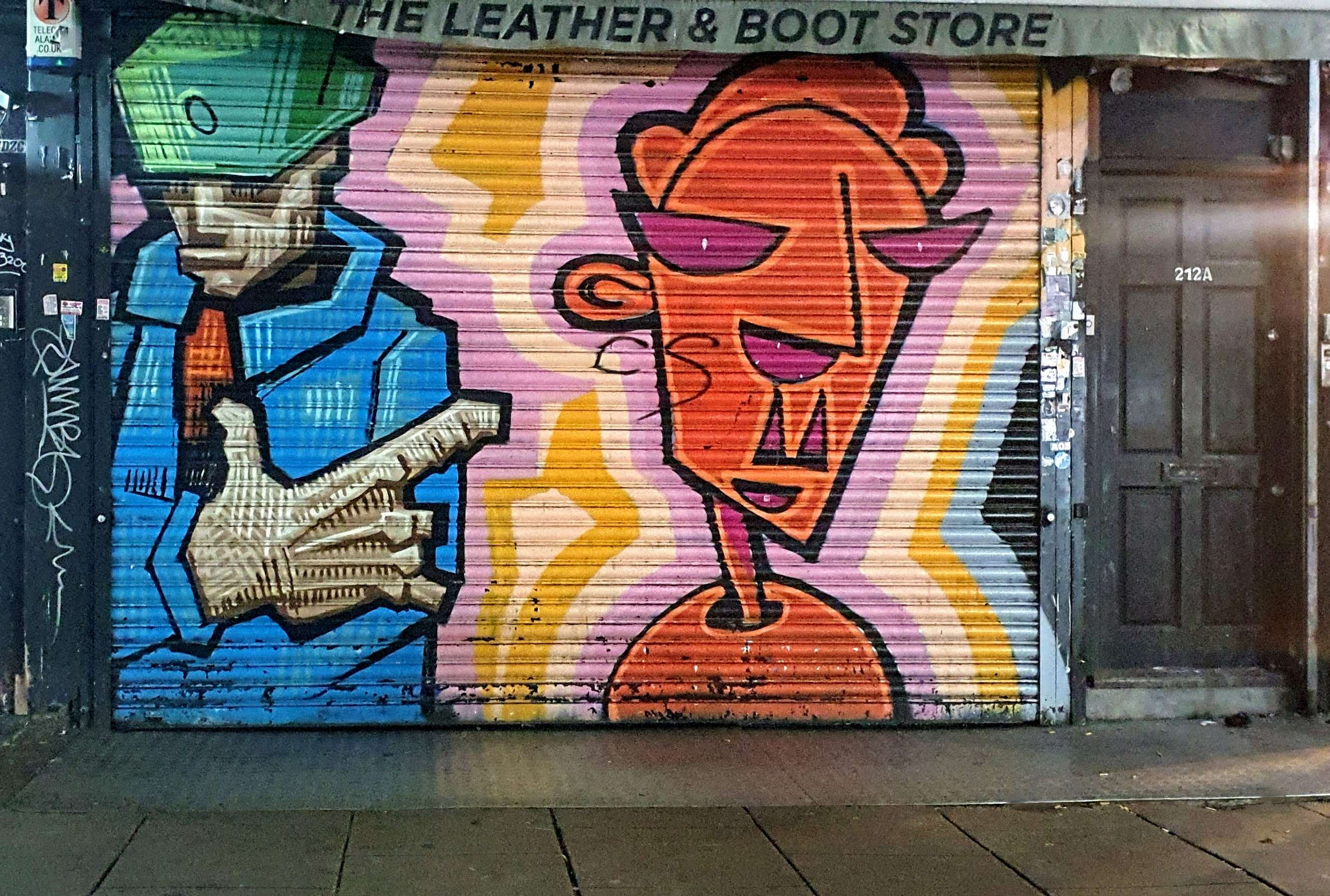 
								Street-art graffiti fresque 
								 
									210B Camden High Street
									NW1 8QR
									London
									United Kingdom 
									AnunaQi
								Street-Art-Safari.com
								