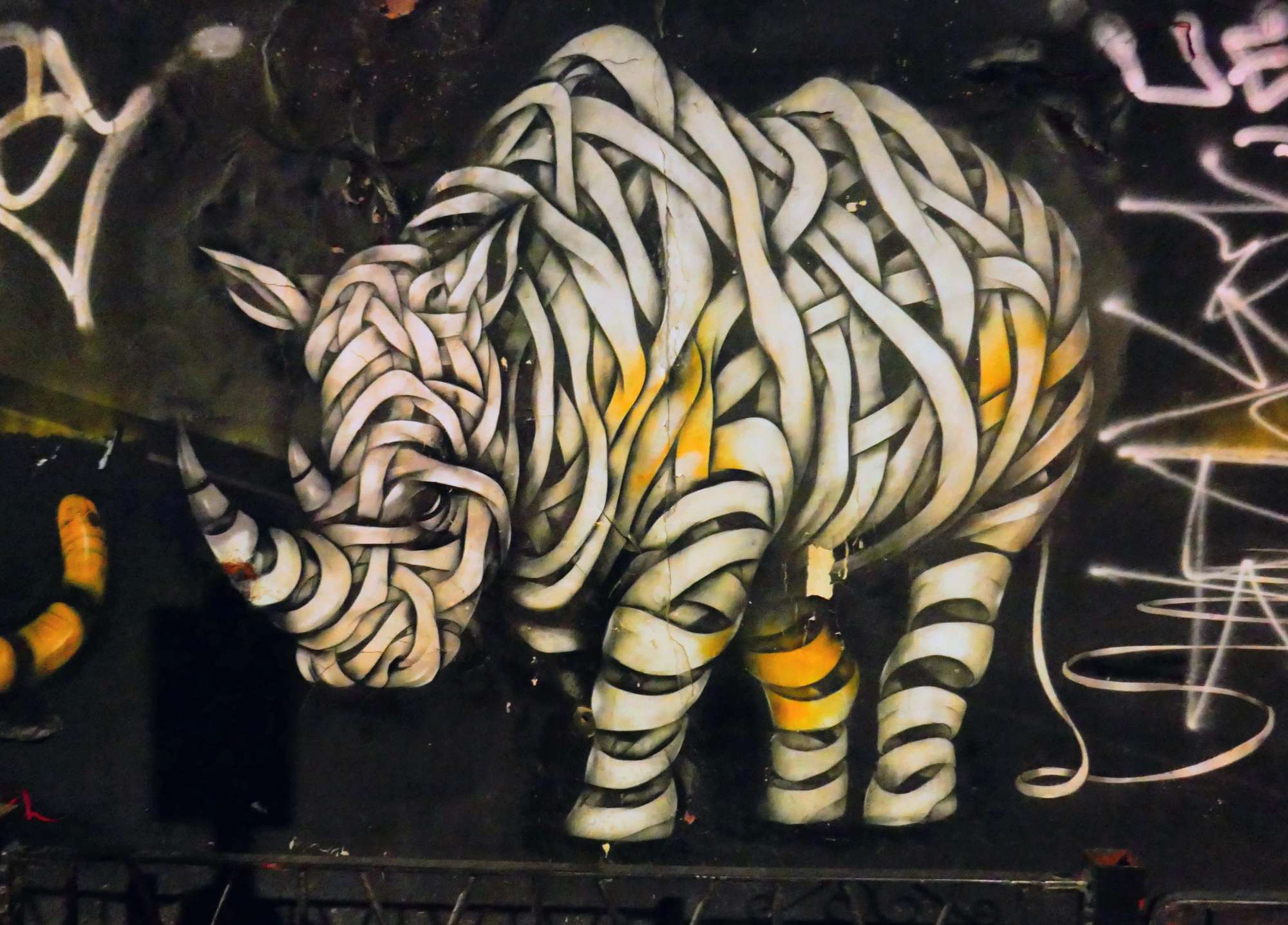 
								Street-art graffiti fresque 
								Otto Schade 
									312-313 Camden Lock Market
									NW1 8AH
									London
									United Kingdom 
									AnunaQi
								Street-Art-Safari.com
								