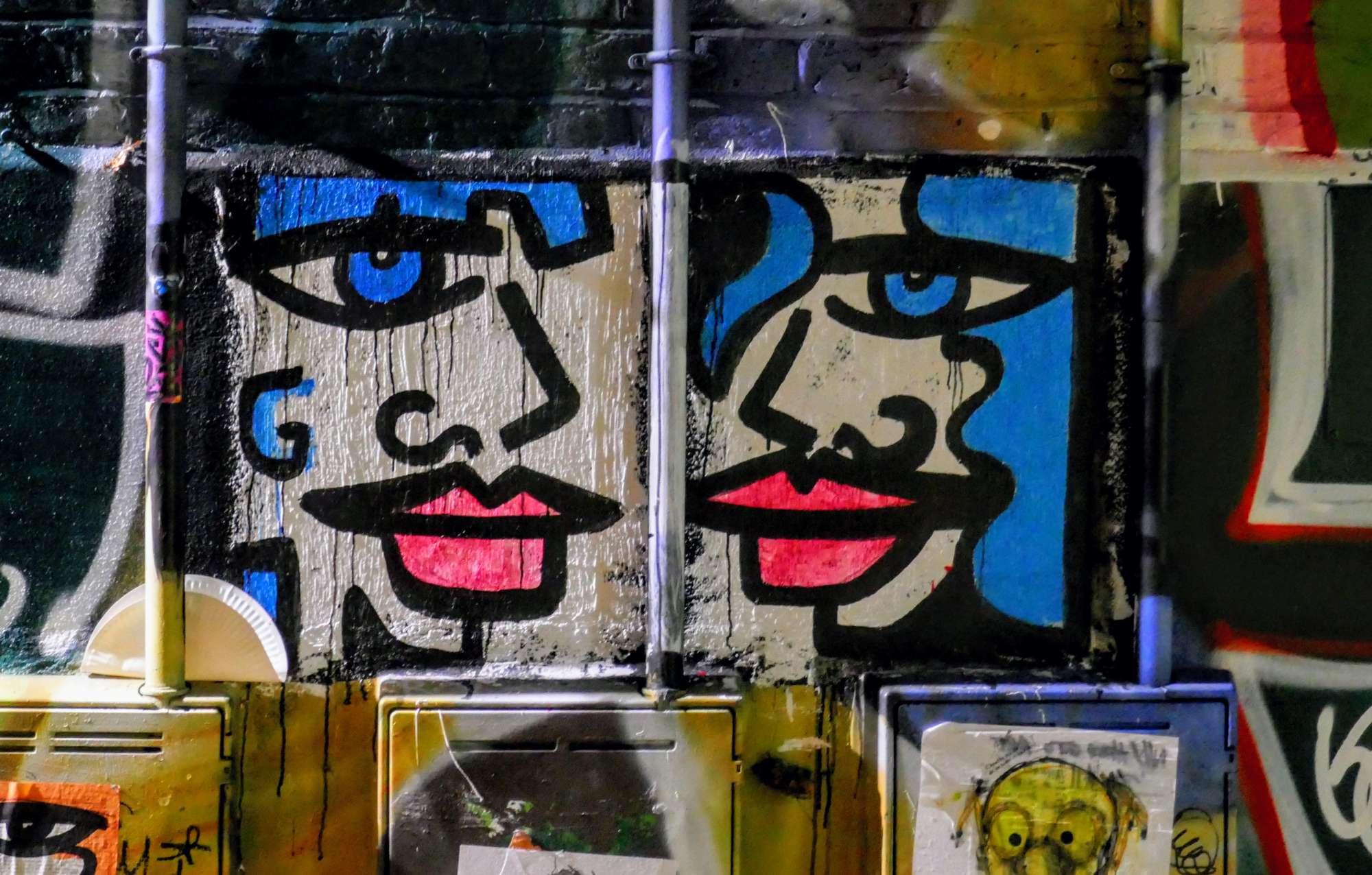 
								Street-art graffiti fresque 
								Anna Laurini 
									19 Chalk Farm Road
									NW1 8AG
									London
									United Kingdom 
									AnunaQi
								Street-Art-Safari.com
								