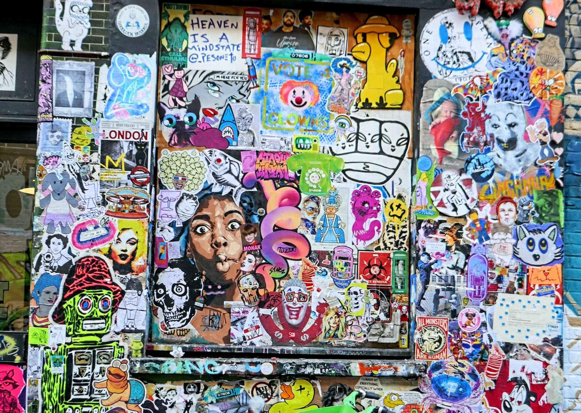
								Street-art graffiti fresque 
								 
									32-33 Prescot Street
									E1 8BB
									London
									United Kingdom 
									AnunaQi
								Street-Art-Safari.com
								