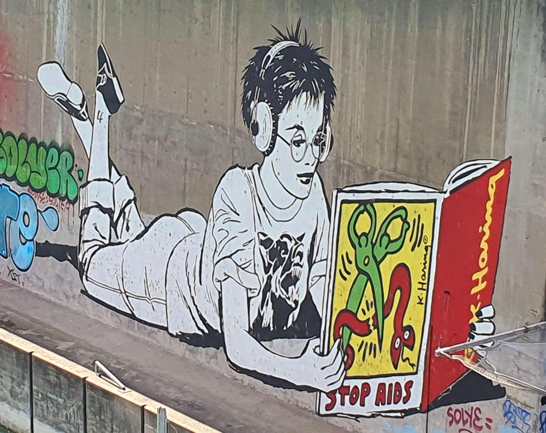 
								Street-art graffiti fresque 
								 
									
									69001
									Lyon
									France 
									Laurie Zon
								Street-Art-Safari.com
								