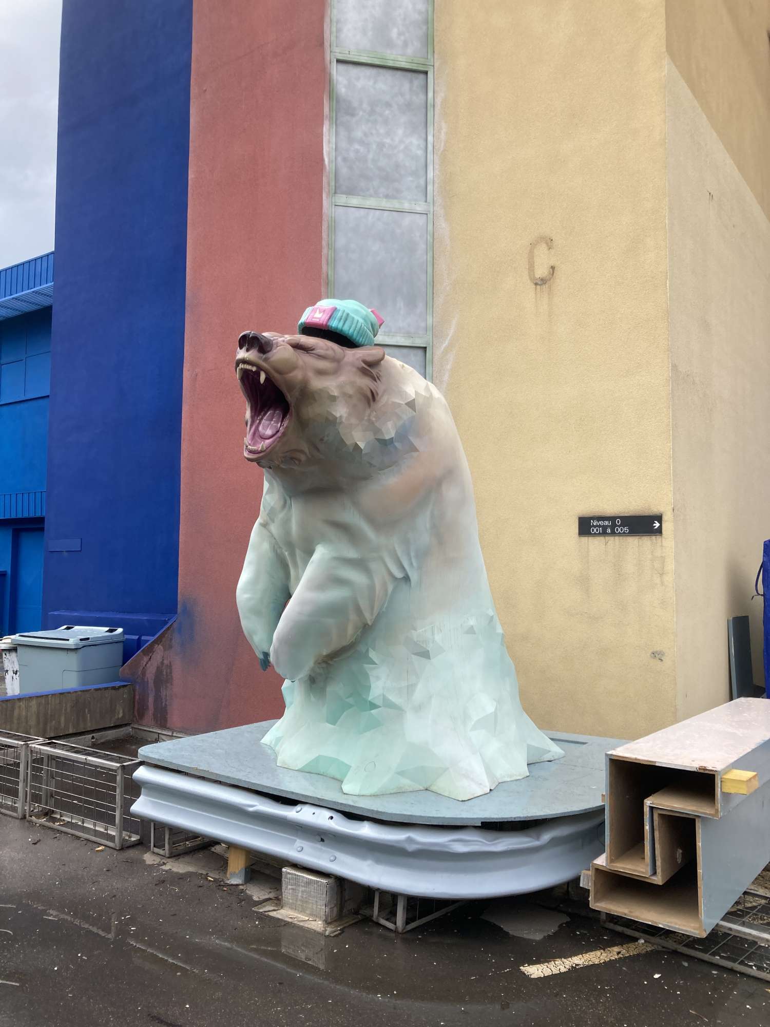 
								Street-art graffiti fresque 
								Blast 
									14 rue gorge de loup
									69009
									Lyon
									France 
									Karo-Karo Kendrickx
								Street-Art-Safari.com
								