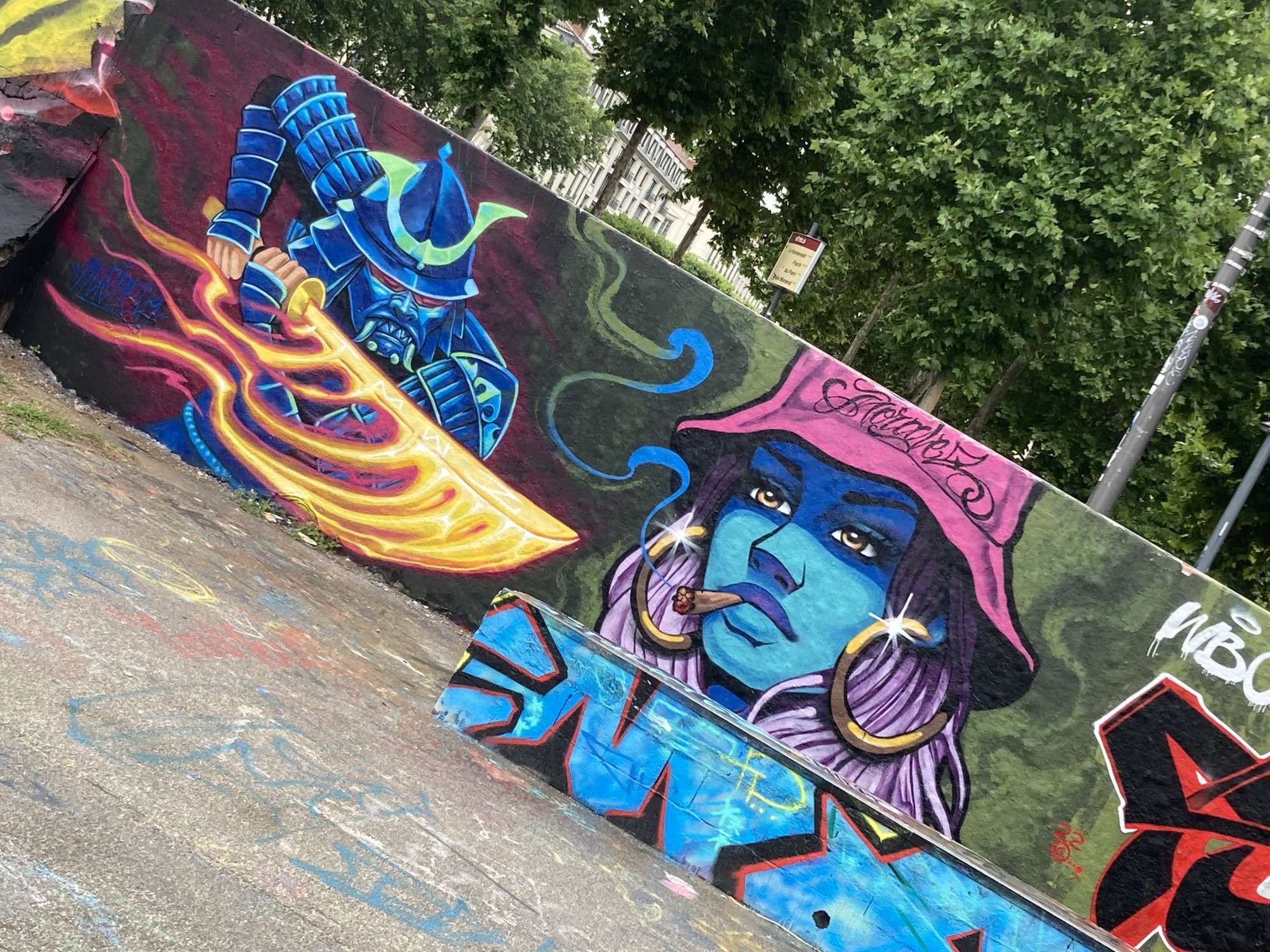 
								Street-art graffiti fresque 
								Huereck, Moralez xv3st 
									pont Morand
									69006
									Lyon
									France 
									Karo-Karo Kendrickx
								Street-Art-Safari.com
								