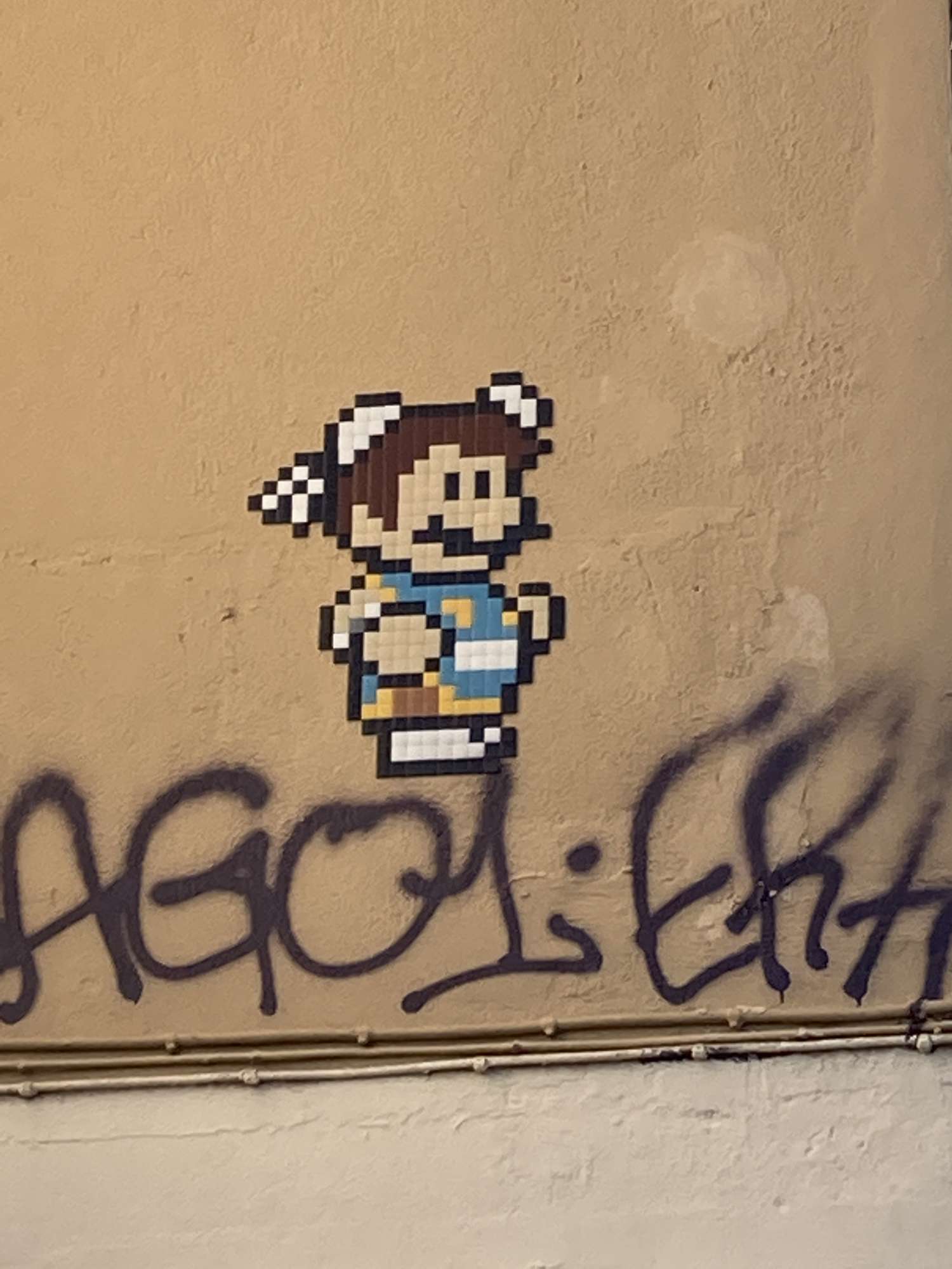 
								Street-art graffiti fresque 
								In The Woup 
									90 Grande Rue de la Croix-Rousse
									69004
									Lyon
									France 
									Karo-Karo Kendrickx
								Street-Art-Safari.com
								