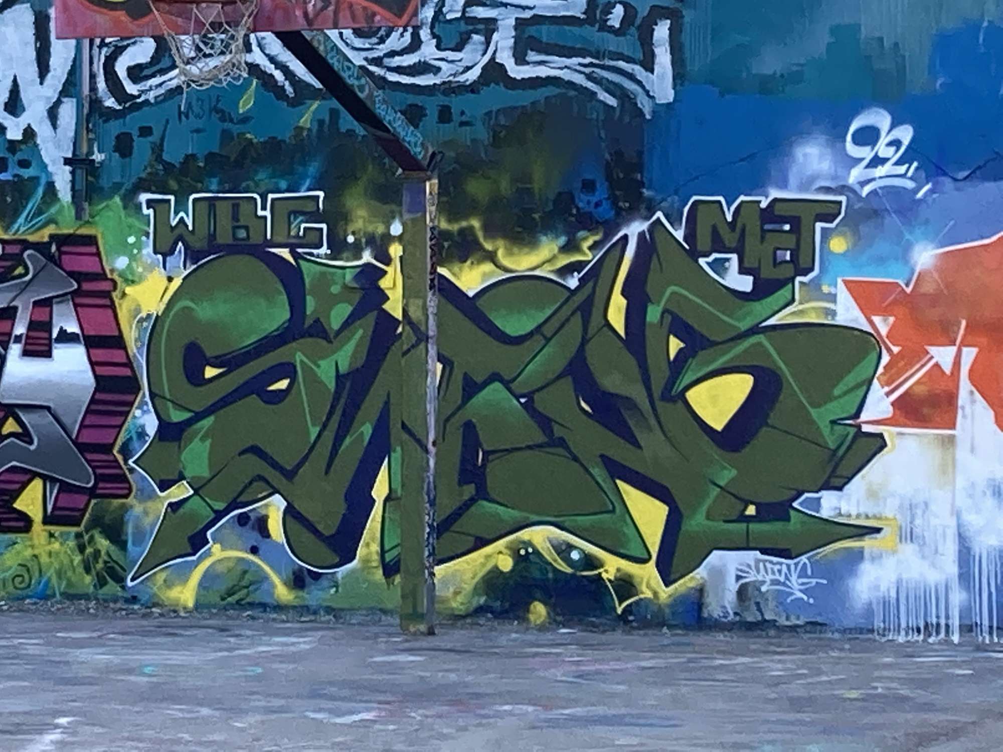 
								Street-art graffiti fresque 
								Swing, wbc family 
									basketpark croix rousse
									69004
									Lyon
									France 
									Karo-Karo Kendrickx
								Street-Art-Safari.com
								