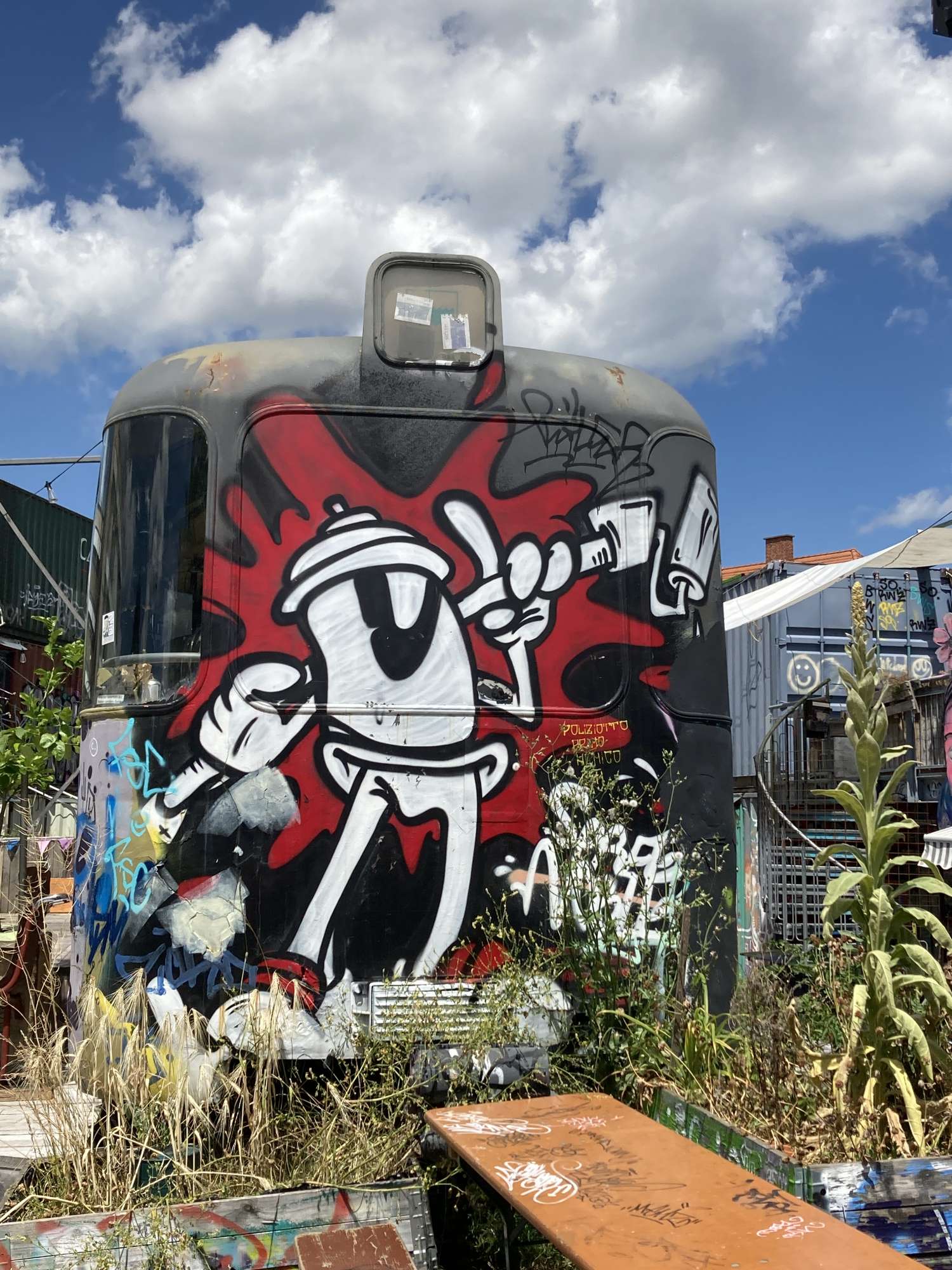 
								Street-art graffiti fresque 
								 
									29 Tumblingerstra&szlig;e
									80337
									M&uuml;nchen
									Germany 
									Karo-Karo Kendrickx
								Street-Art-Safari.com
								