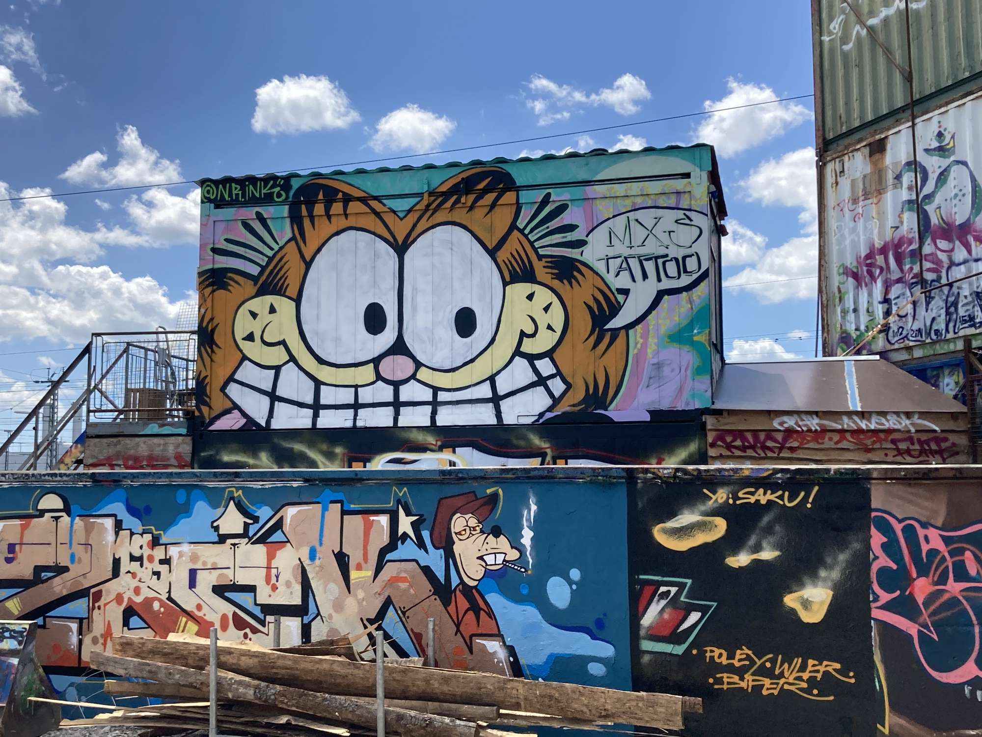 
								Street-art graffiti fresque 
								Maze 
									45 Tumblingerstra&szlig;e
									80337
									M&uuml;nchen
									Germany 
									Karo-Karo Kendrickx
								Street-Art-Safari.com
								